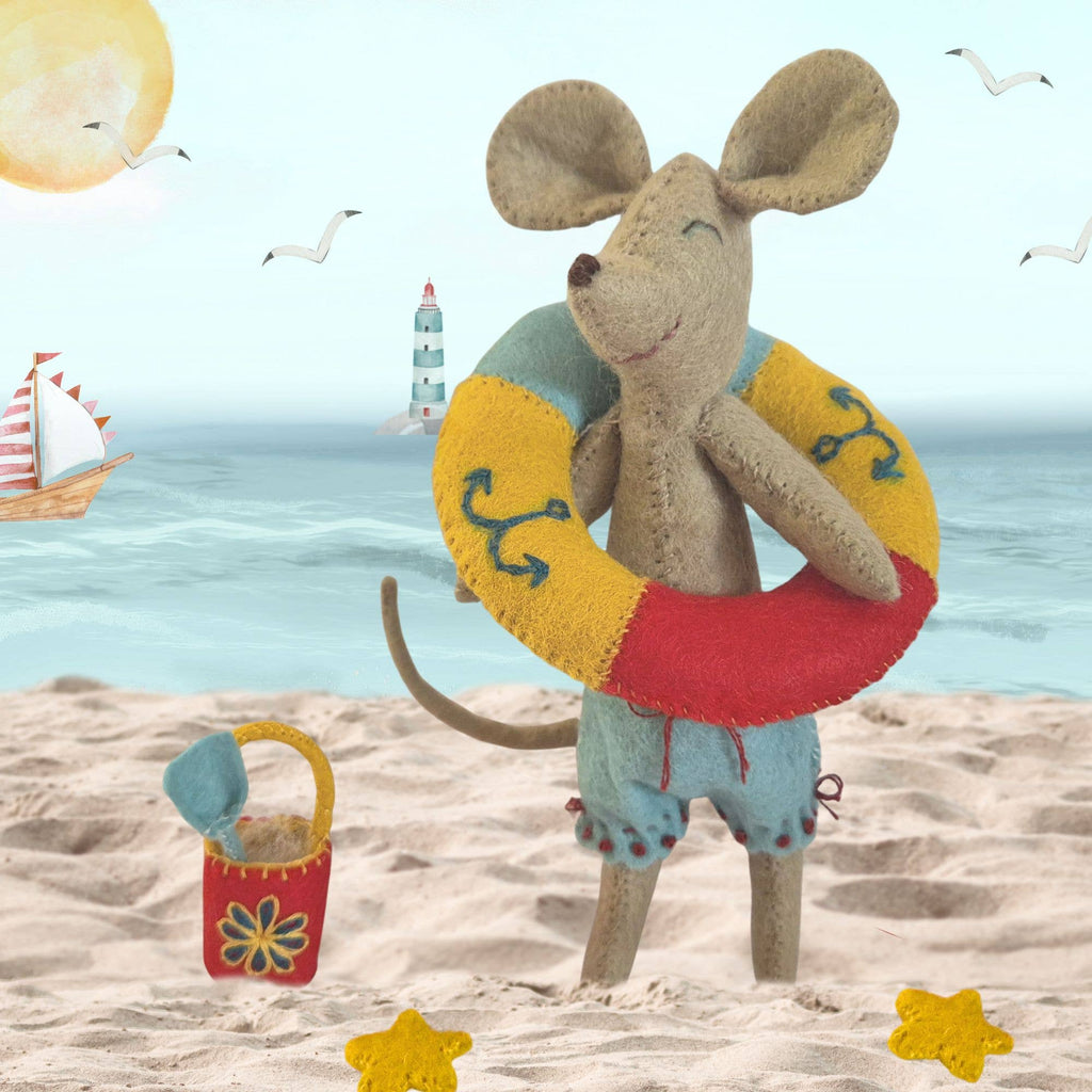 Little Mouse at the Seaside Felt Craft Mini Kit: English