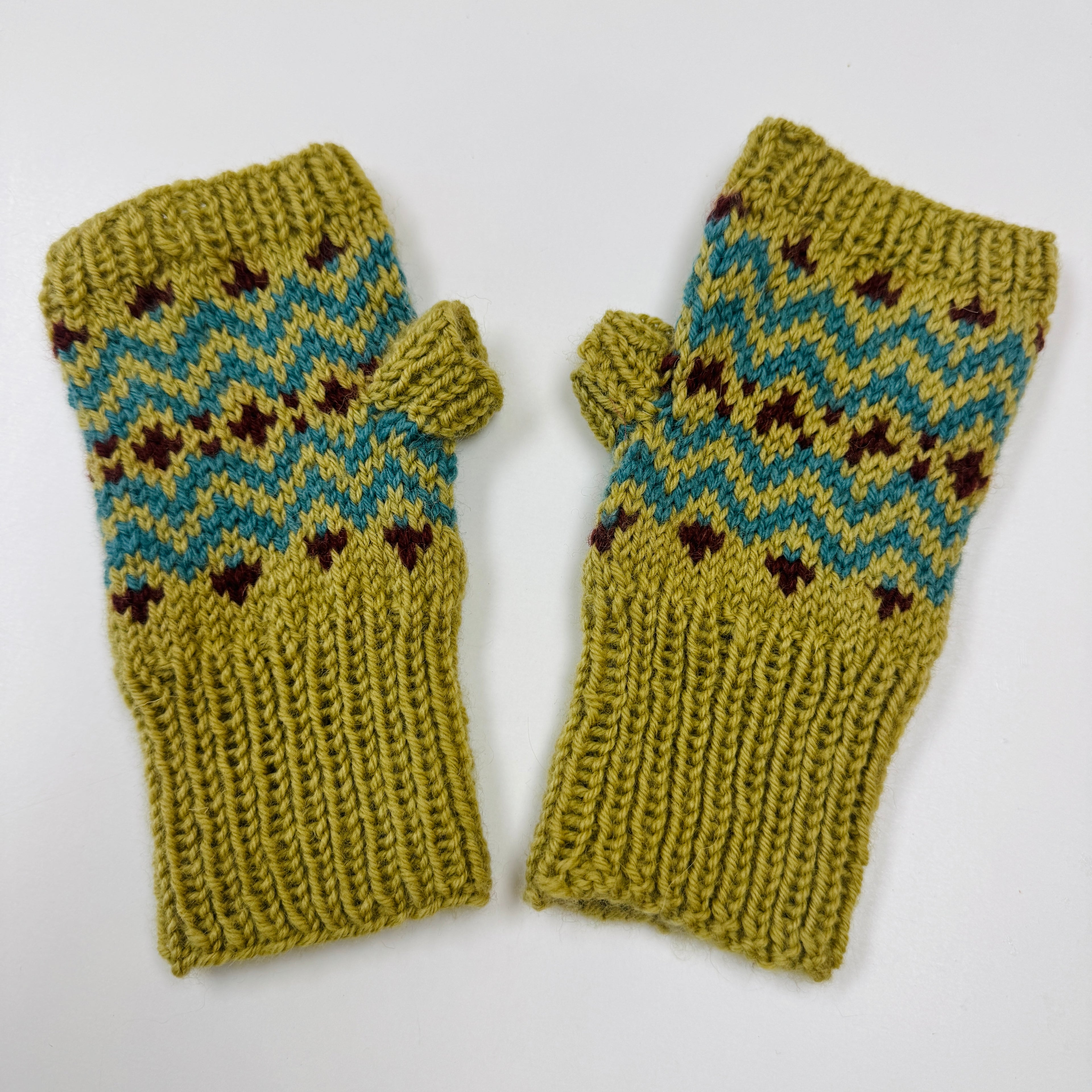 Fingerless Mittens Knitting Kit : Muckle Mitts