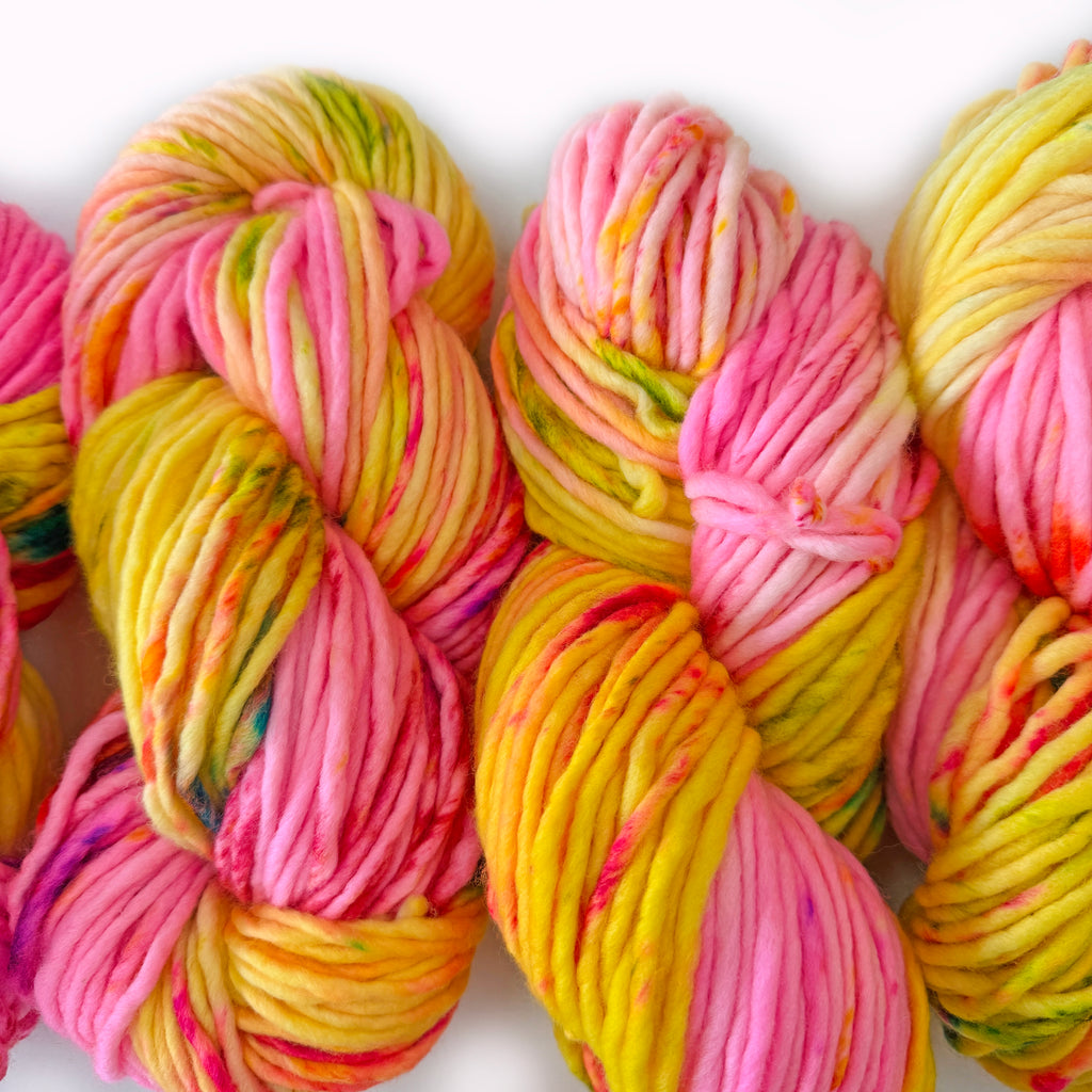 Holy Fluff Hand Dyed Super Chunky 200g : 'Pop Muzik"