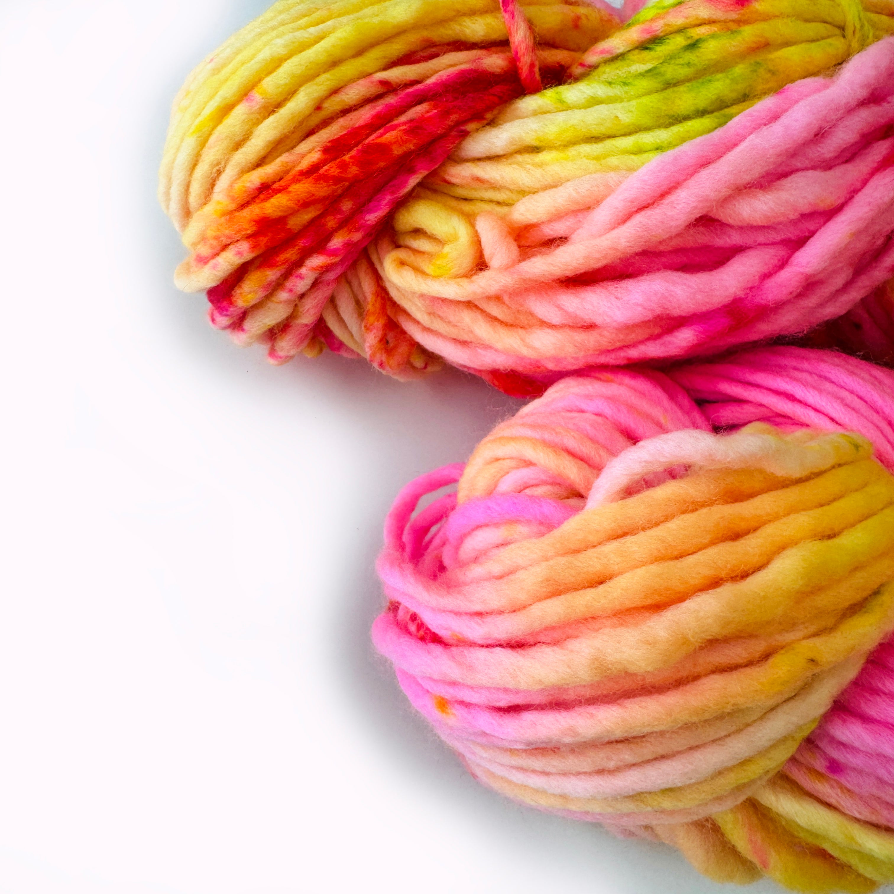 Holy Fluff Hand Dyed Super Chunky 200g : 'Pop Muzik"