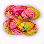 Holy Fluff Hand Dyed Super Chunky 200g : 'Pop Muzik"