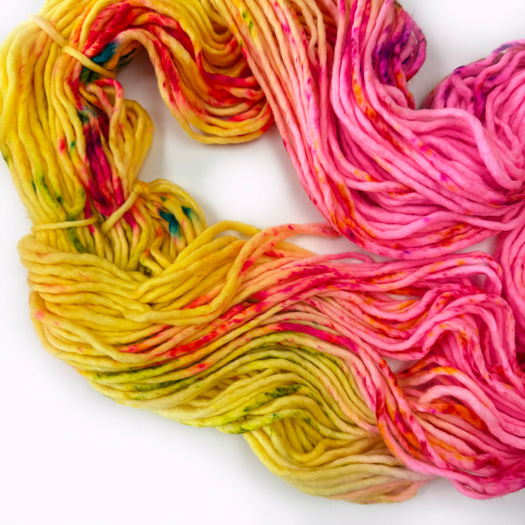 Holy Fluff Hand Dyed Super Chunky 200g : 'Pop Muzik"