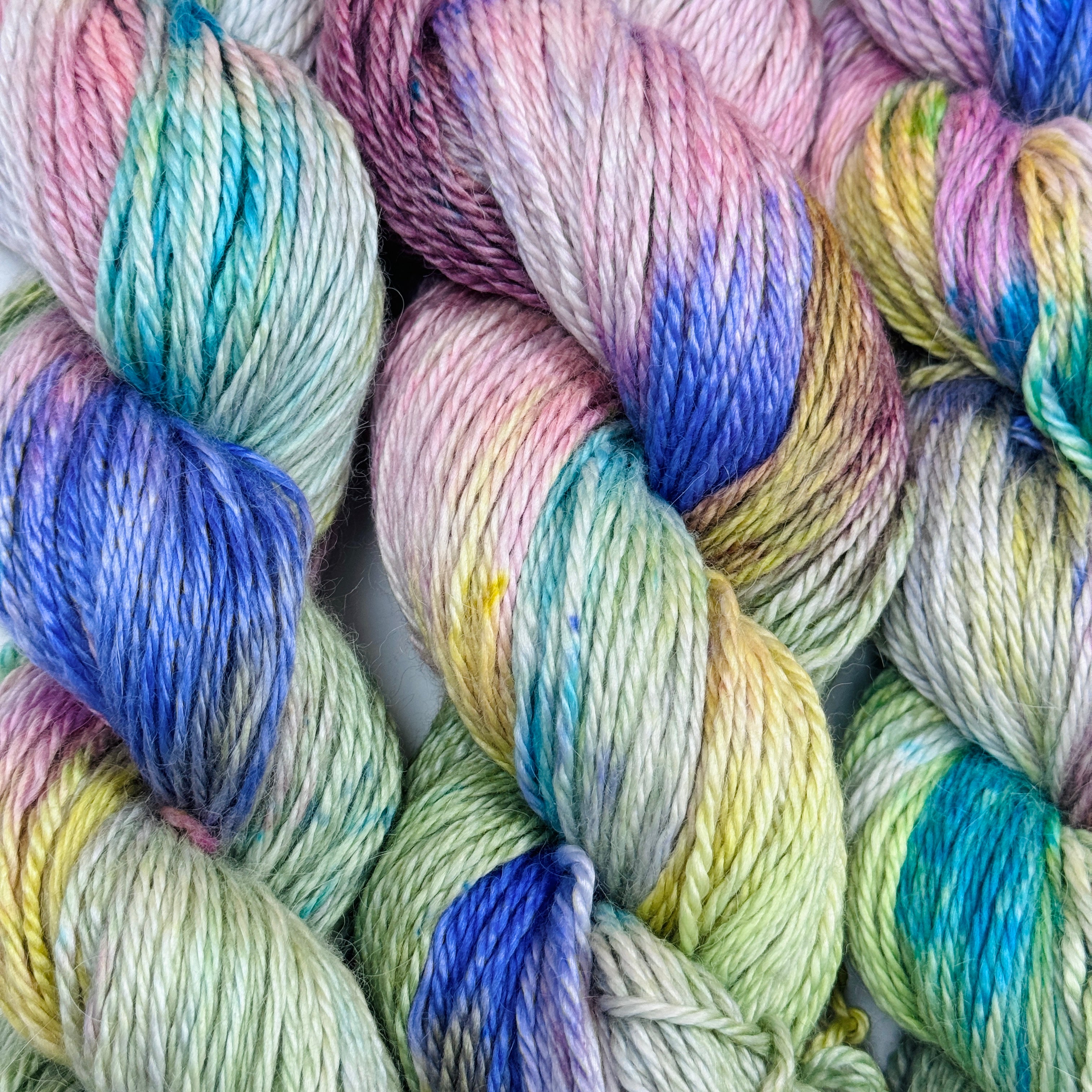 Gilliangladrag Holy Fluff Hand Dyed Alpaca / Silk / Cashmere : Lost in the Magical Garden