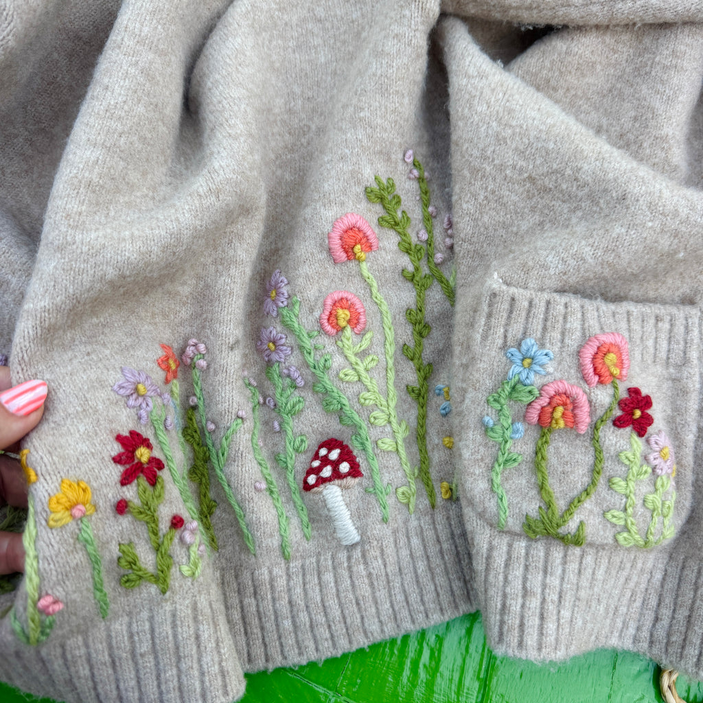 Wool Hand Embroidery on Knitting Workshop