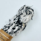 Banana Yarn Chunky : Black and White