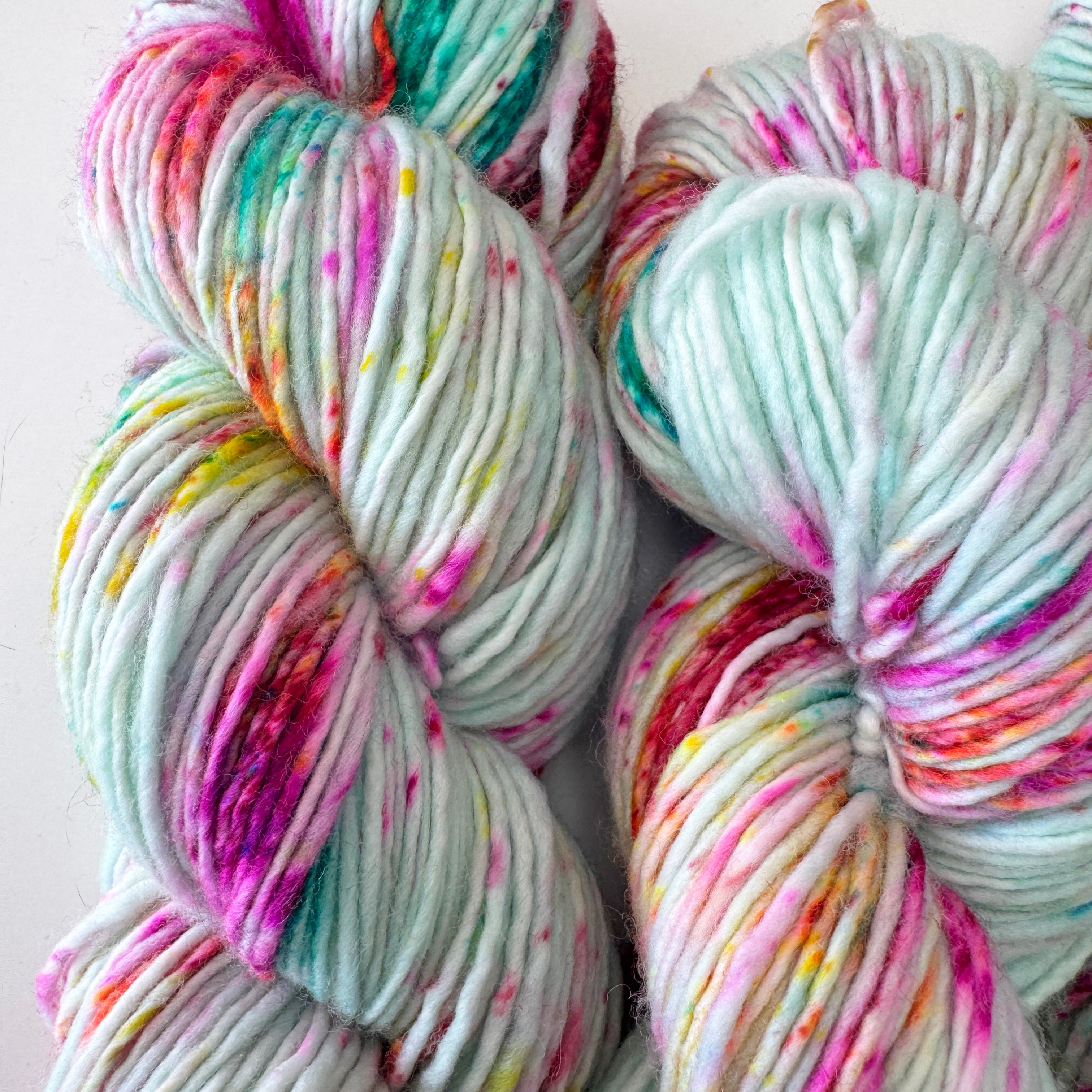 Hand Dyed Merino DK : Gilliangladrag Holy Fluff  : Birdhouse in Your Soul