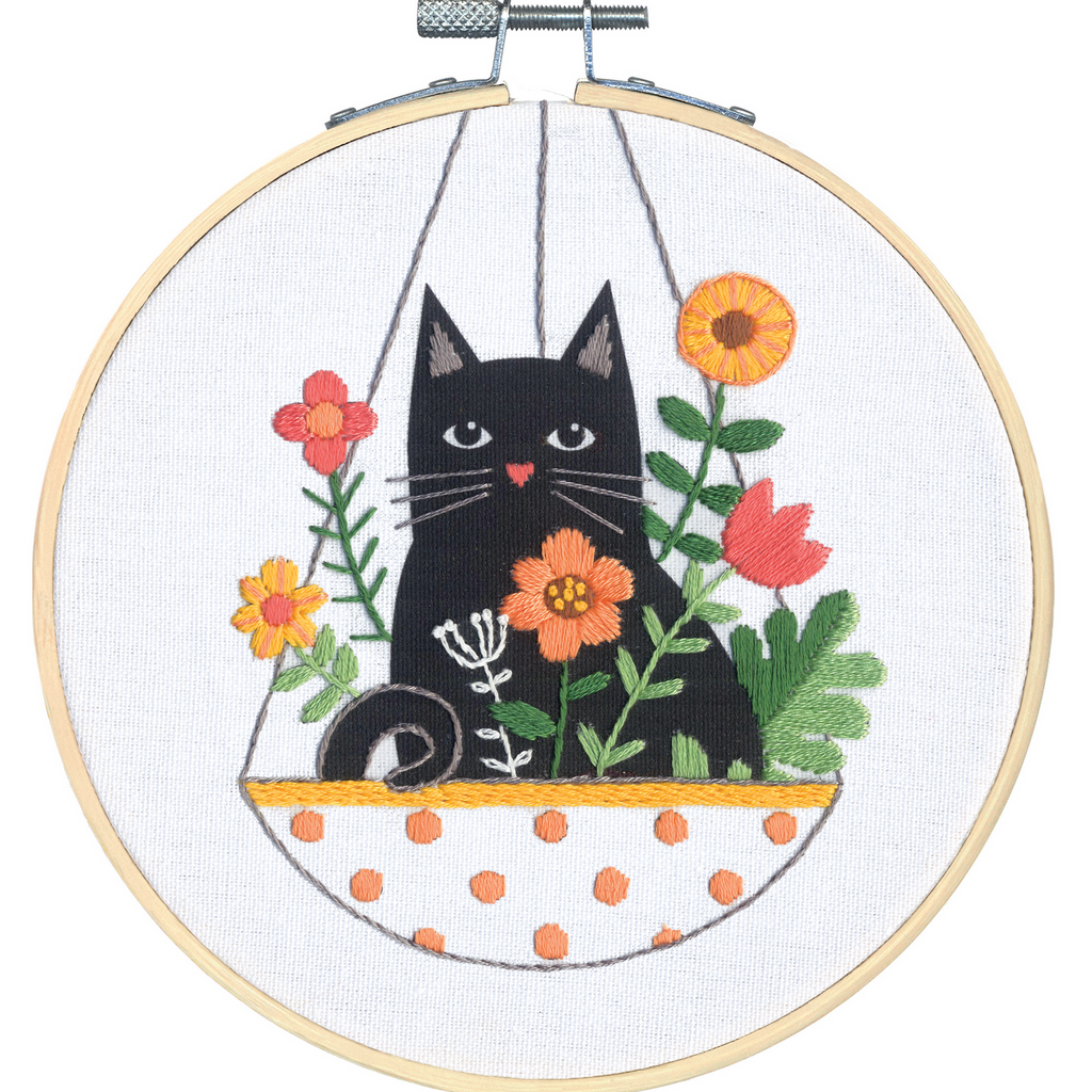 Hoop Embroidery Kit : Cat in a Floral Basket
