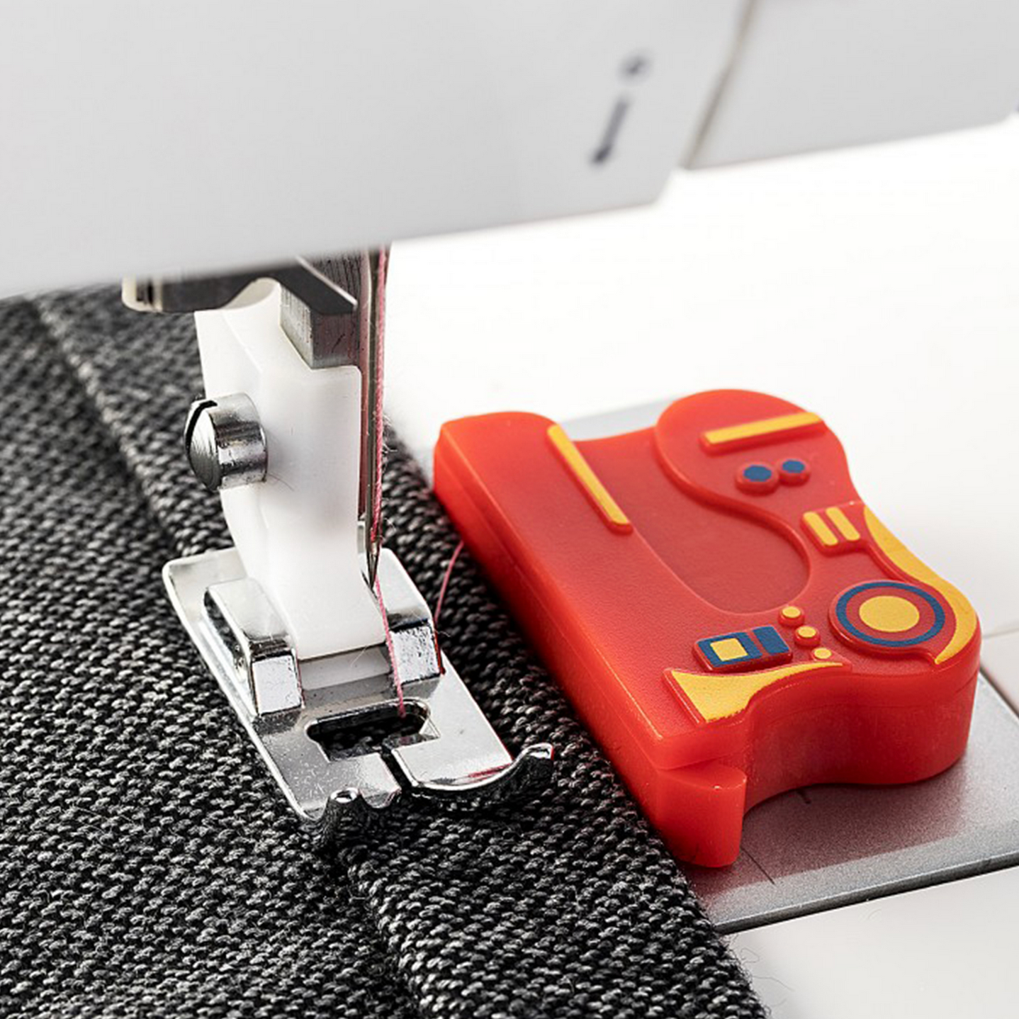 Magnetic Seam Guide : Cool Design