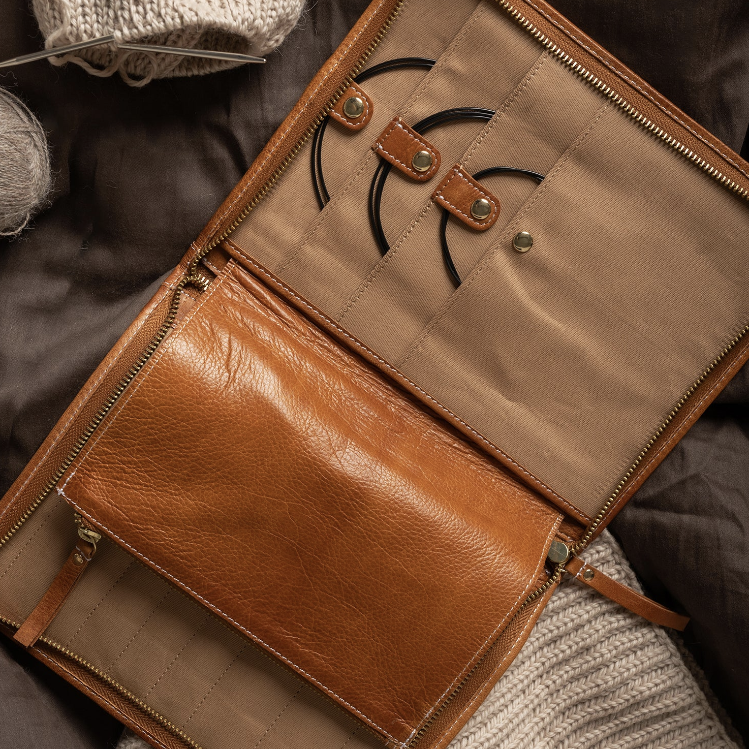 Project 8 Knitters Case : Leather
