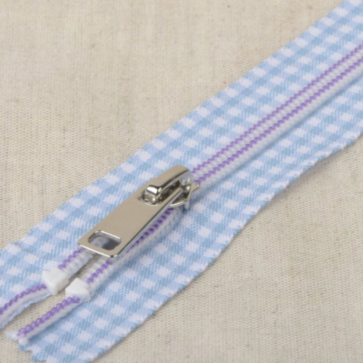 Gingham Zip 20cm : Pale Blue