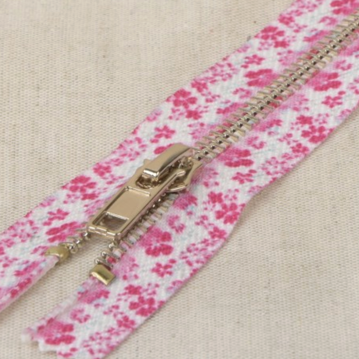 Flowery Zip 20cm : Pink & White