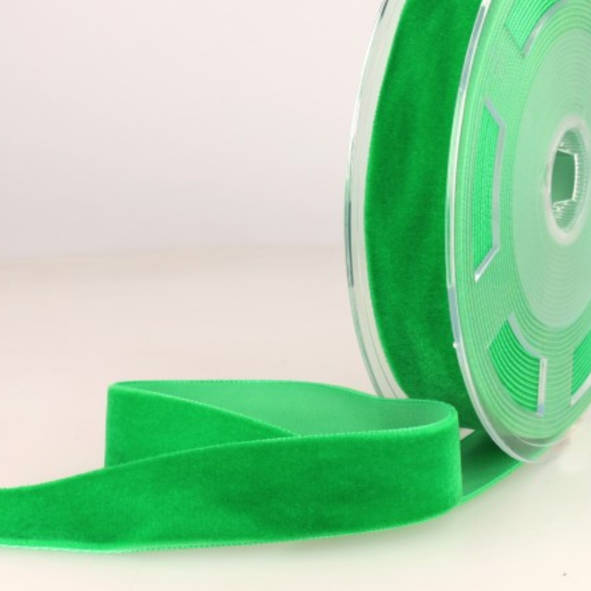 Velvet Ribbon 7mm High Density : Colour 15 Emerald Green