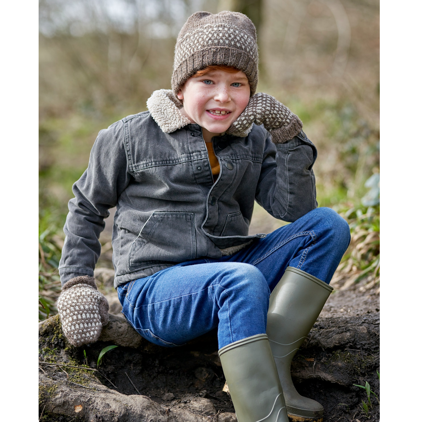 WYS Fleece Family Collection Pattern Book : 13 Hand Knit Designs