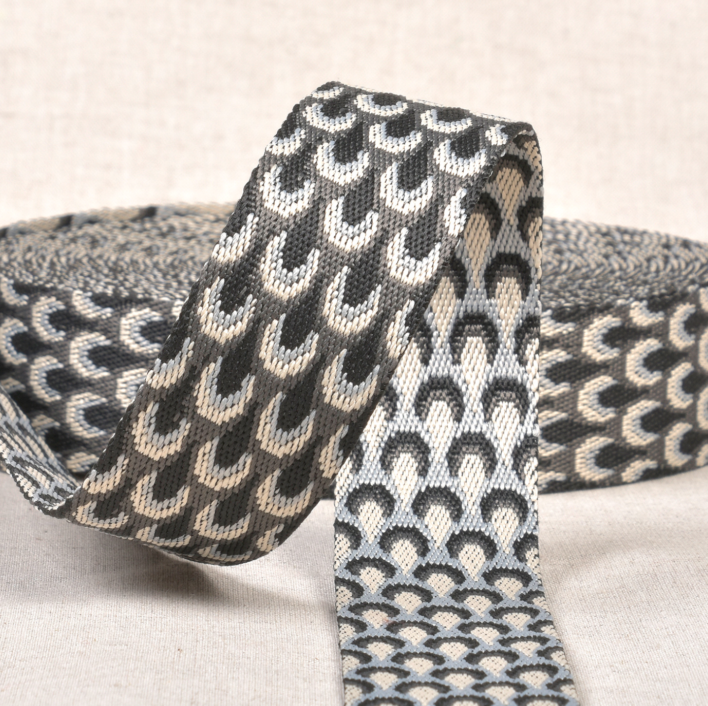 Peacock Webbing : 38mm Wide Grey/ Black