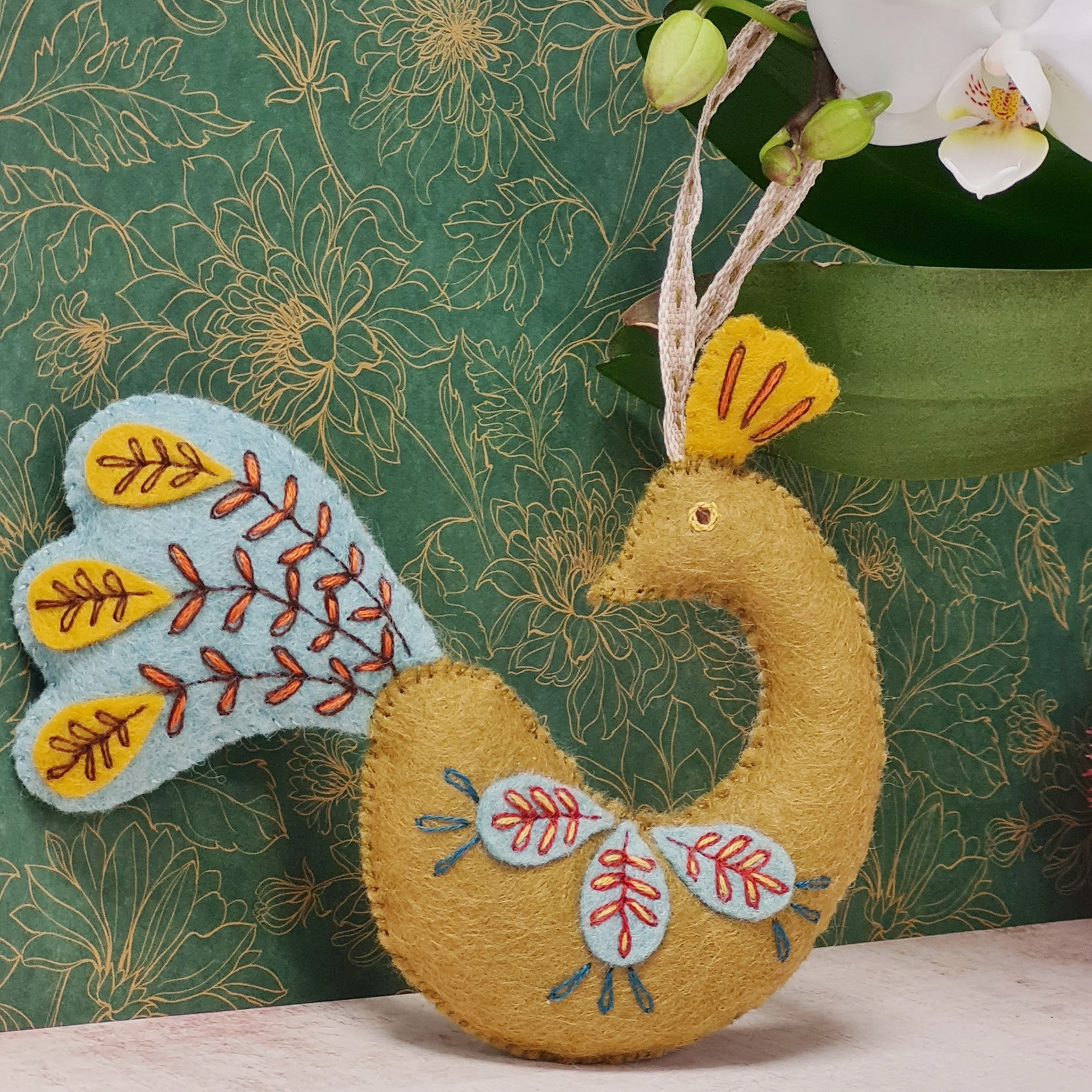 Folk Peacock Felt Craft Mini Kit