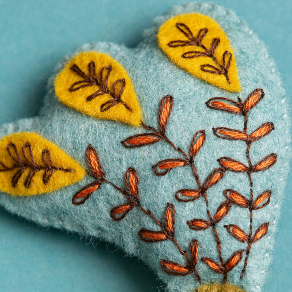 Folk Peacock Felt Craft Mini Kit
