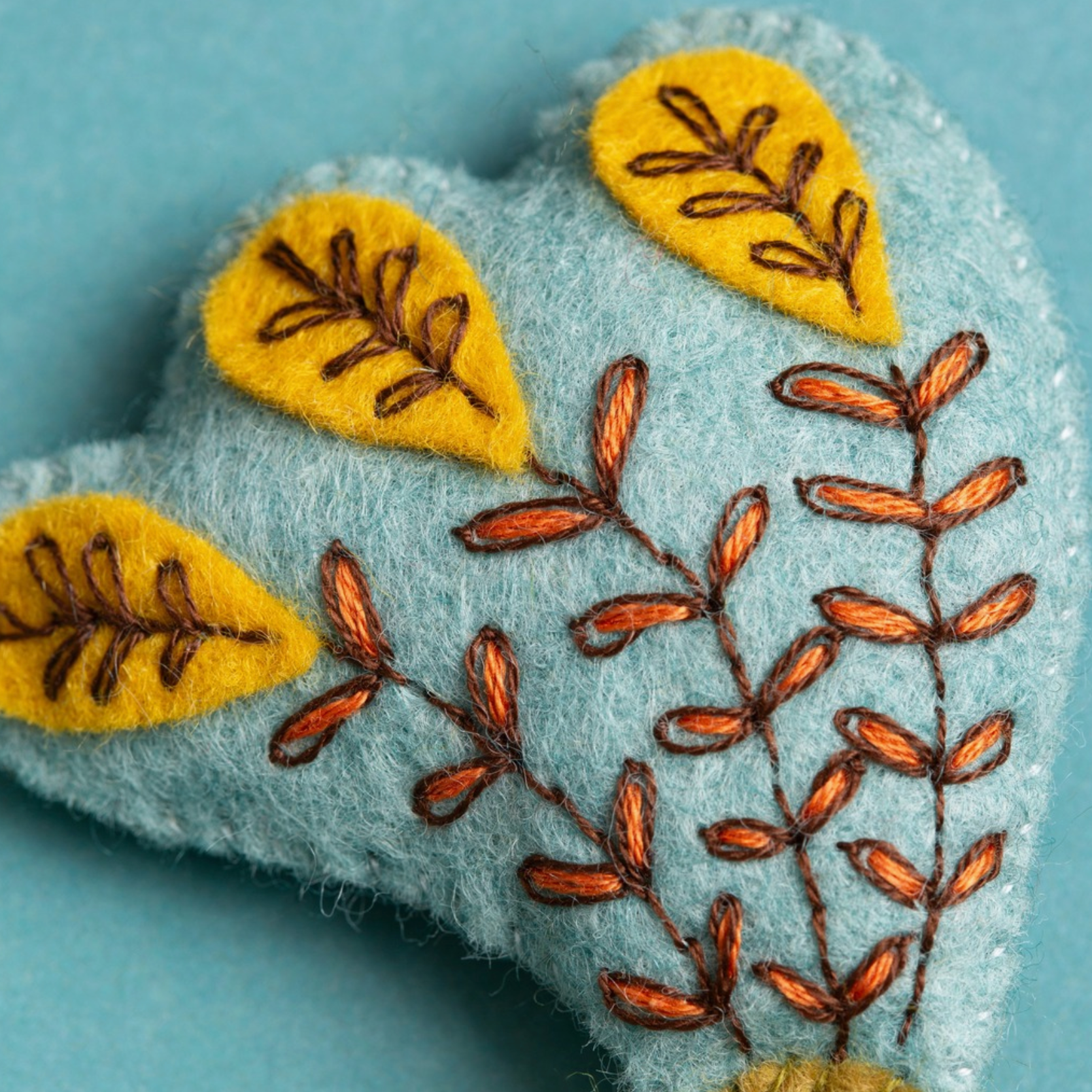 Folk Peacock Felt Craft Mini Kit