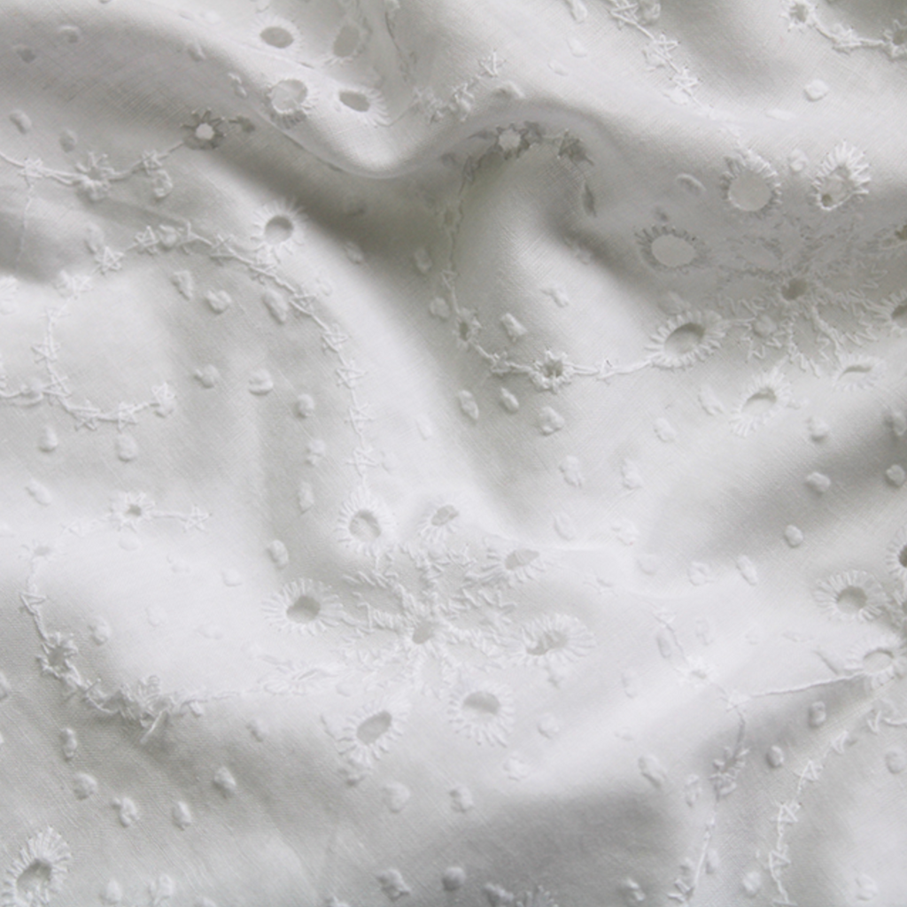 Cotton Embroidery Anglaise 9 Hole