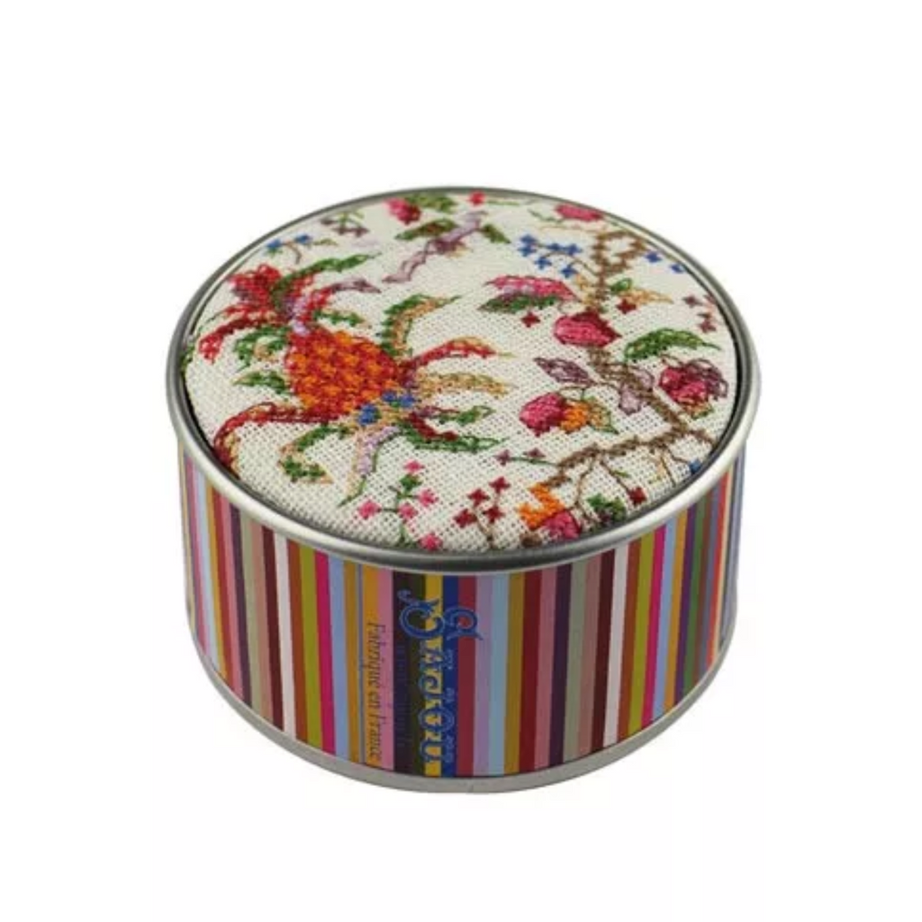 Sajou Round Box Cross Stitch Kit : Marie Antoinette's Pineapple Round Box