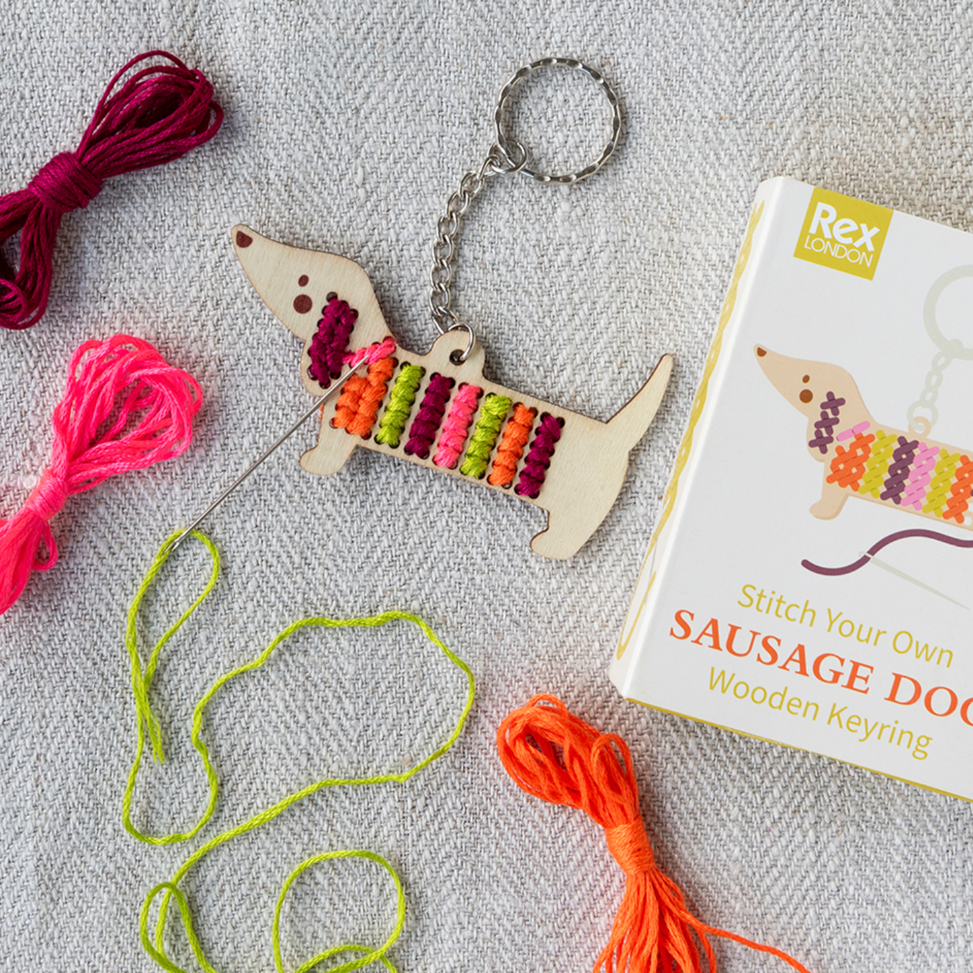 Stitch your own wooden keyring - Sausage Dog