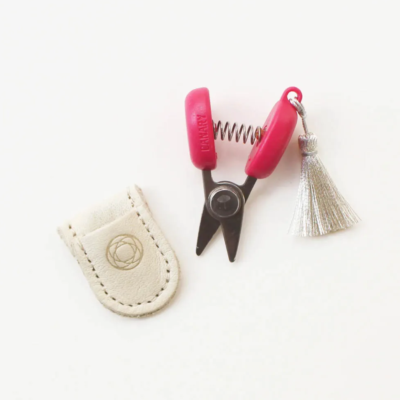 Cohana Seki Mini Scissors Winter Kantsubaki pink