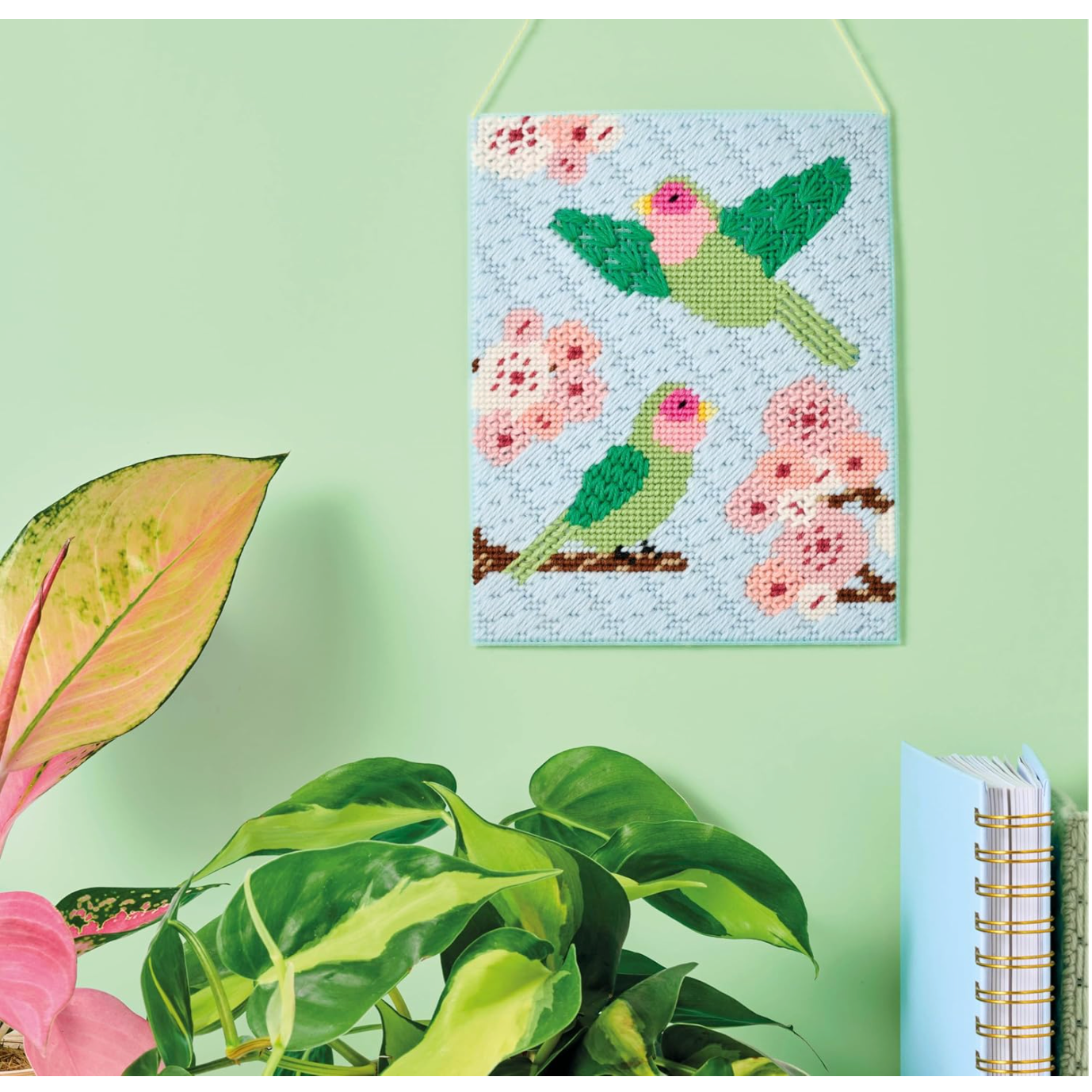 Next Level Needlepoint : Over 100 skill-building stitches & techniques by Emma Homent