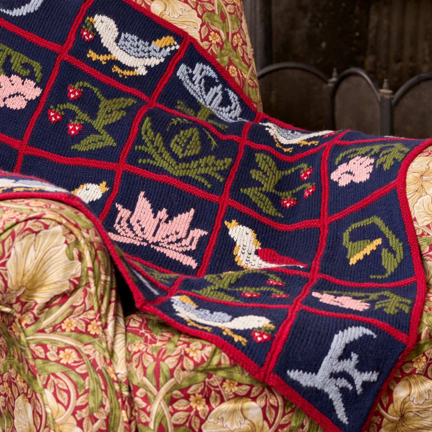 WYS Morris DK : Strawberry Thief Blanket Kit