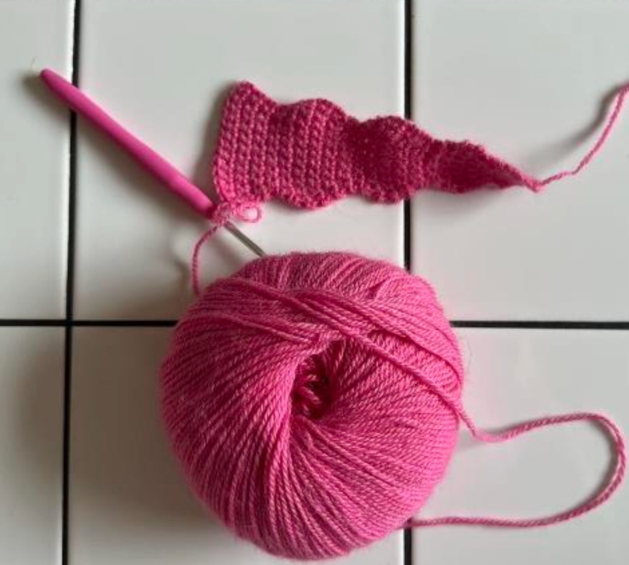 Cashmere Stina Scallop Scarf Crochet Kit : in 15 colours