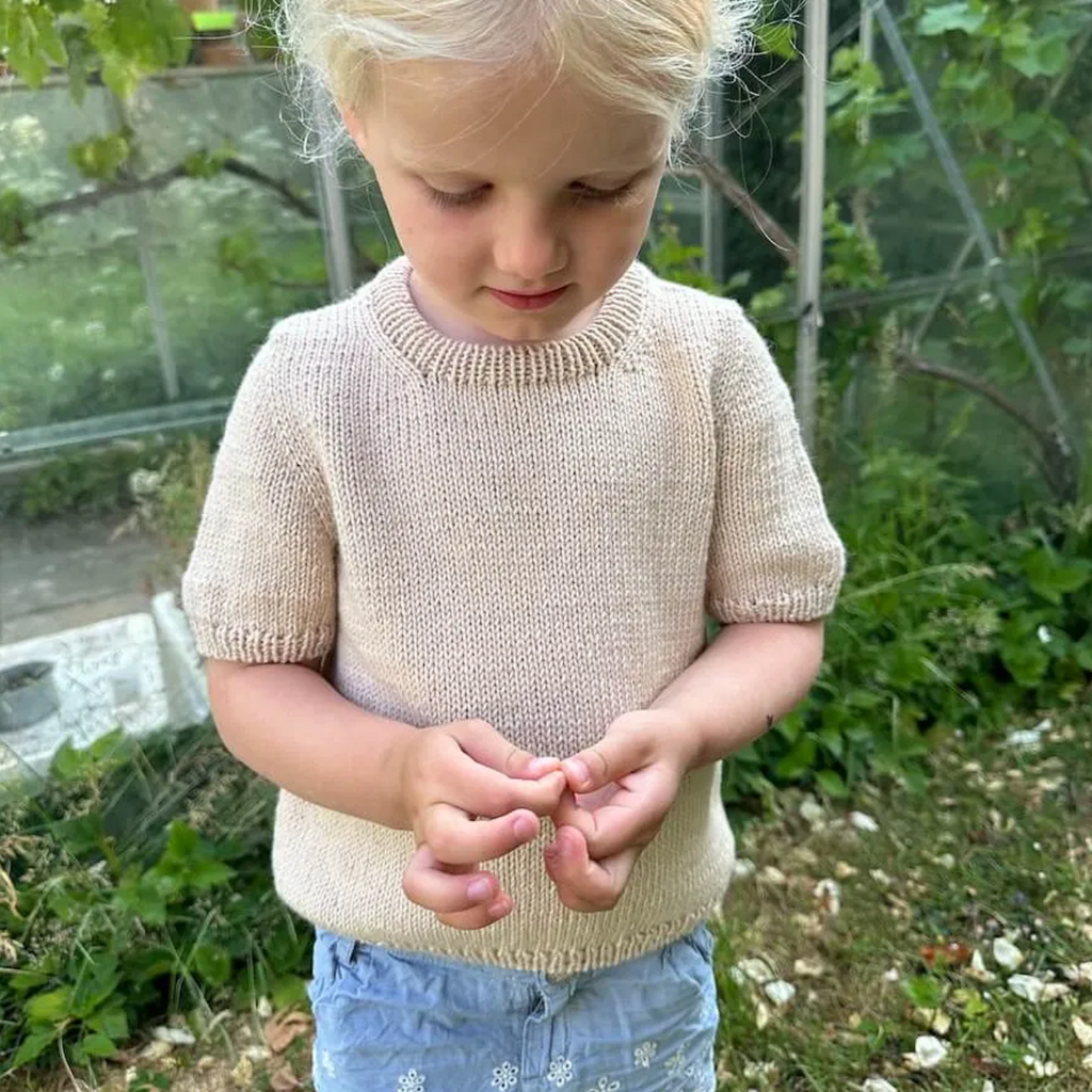 Poppy Tee Junior by PetiteKnit Knitting Kit Pack