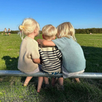 Poppy Tee Junior by PetiteKnit Knitting Kit Pack