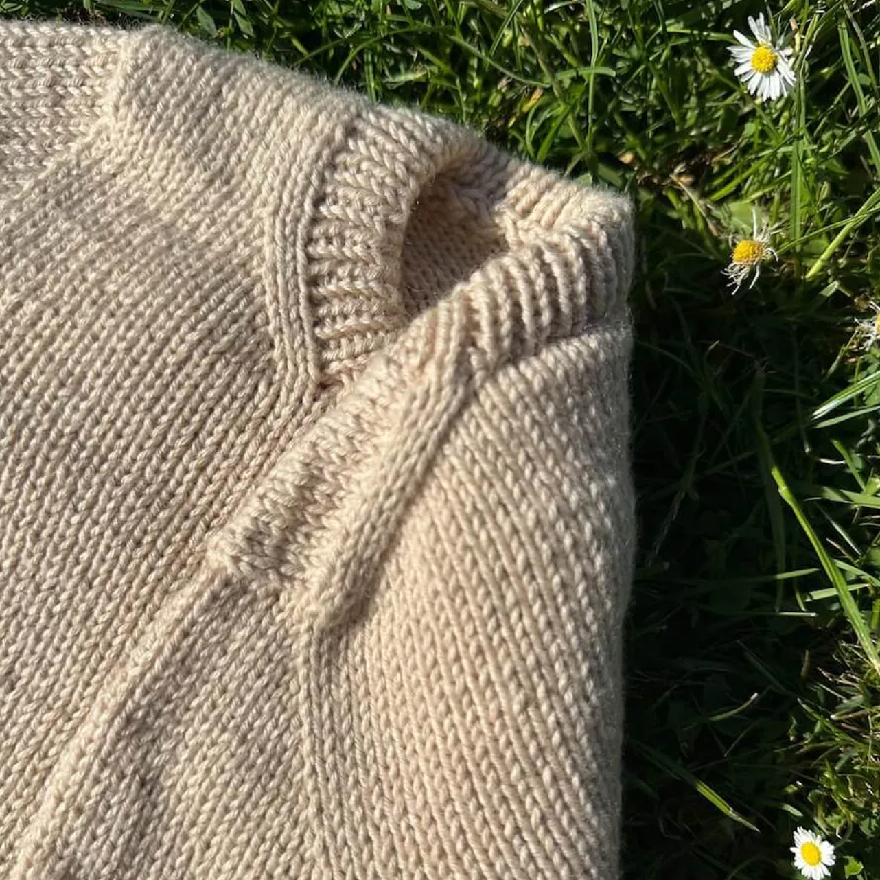 Poppy Tee Junior by PetiteKnit Knitting Kit Pack