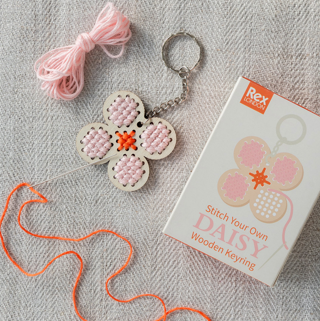 Stitch Your Own Wooden Daisy Keyring Kit