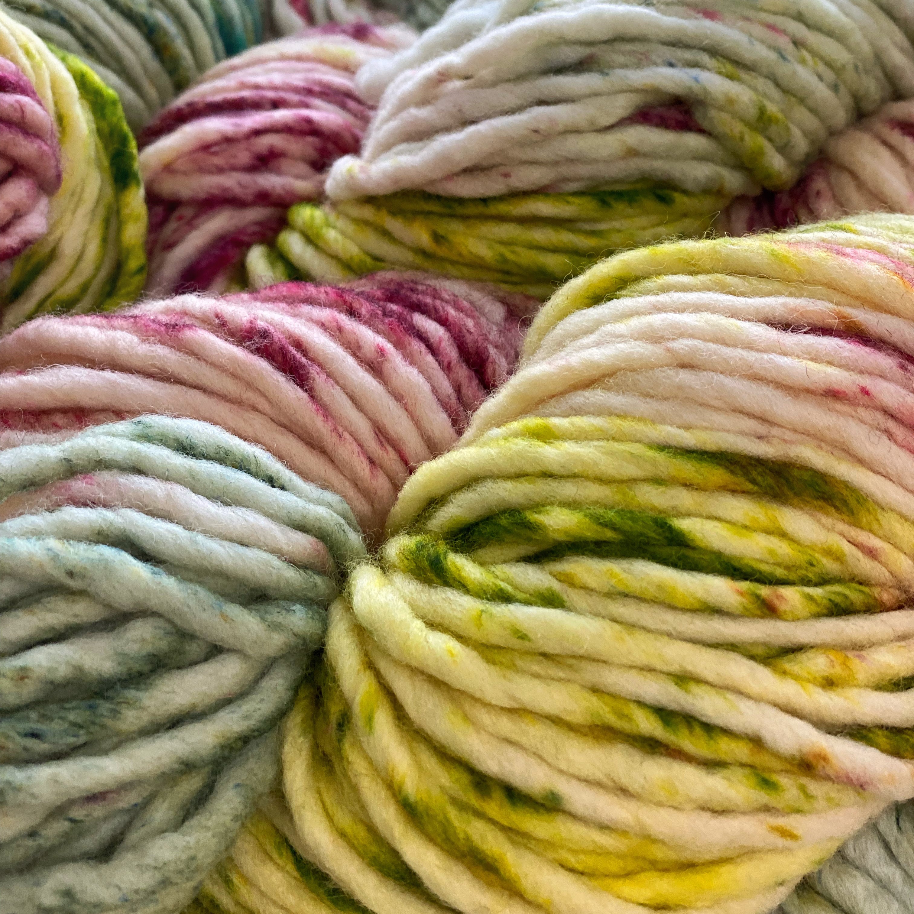 Holy Fluff Hand Dyed Super Chunky 200g : 'L'Amour L'Amour L'Amour'