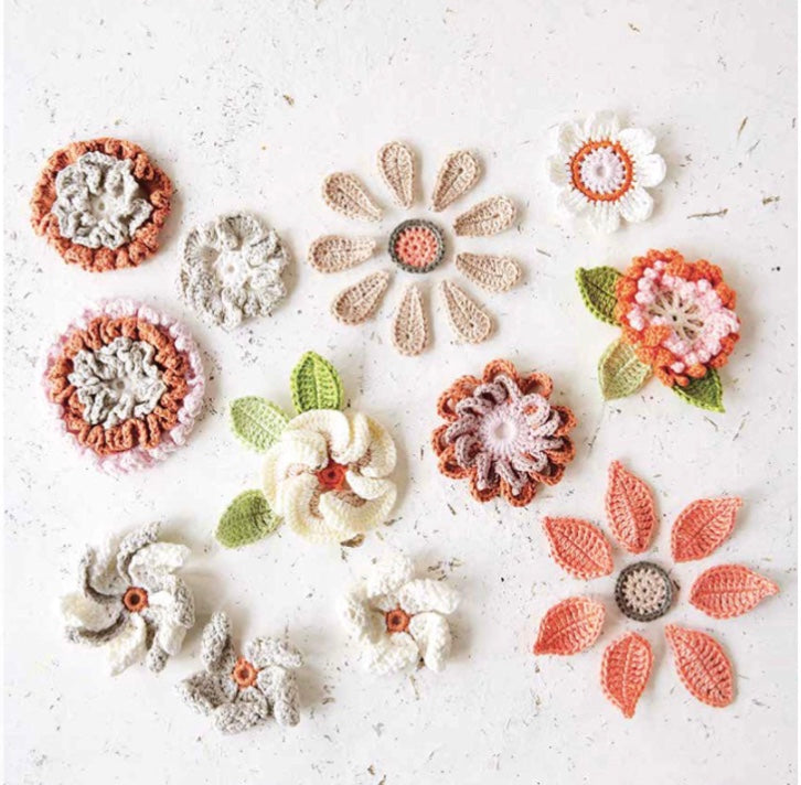 How to Crochet by Mollie Makes : 100 techniques and 15 easy projects