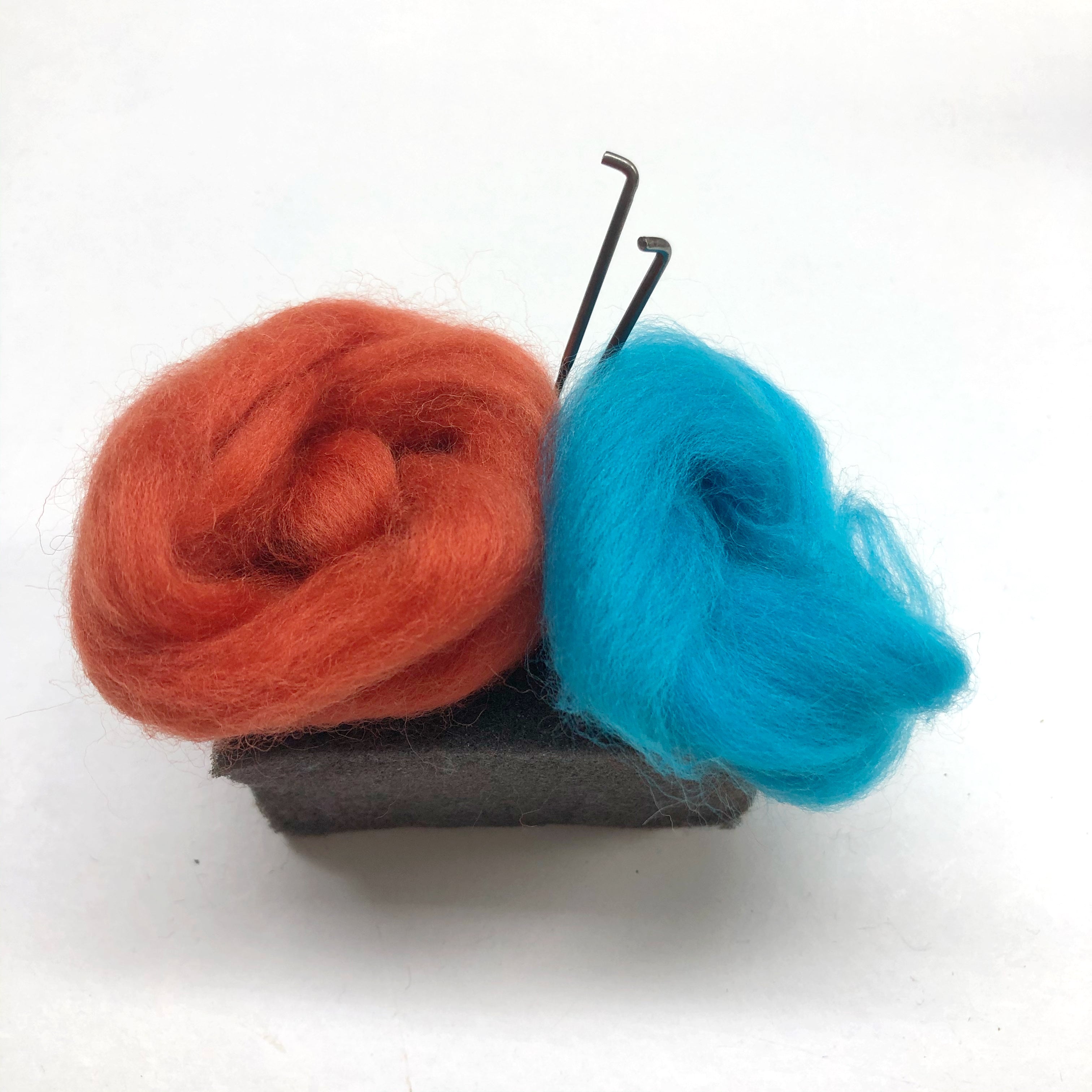 PATCH-O-WOOL : Breathe New Life Into Your Woolly Clothes - Needle Felting Kit