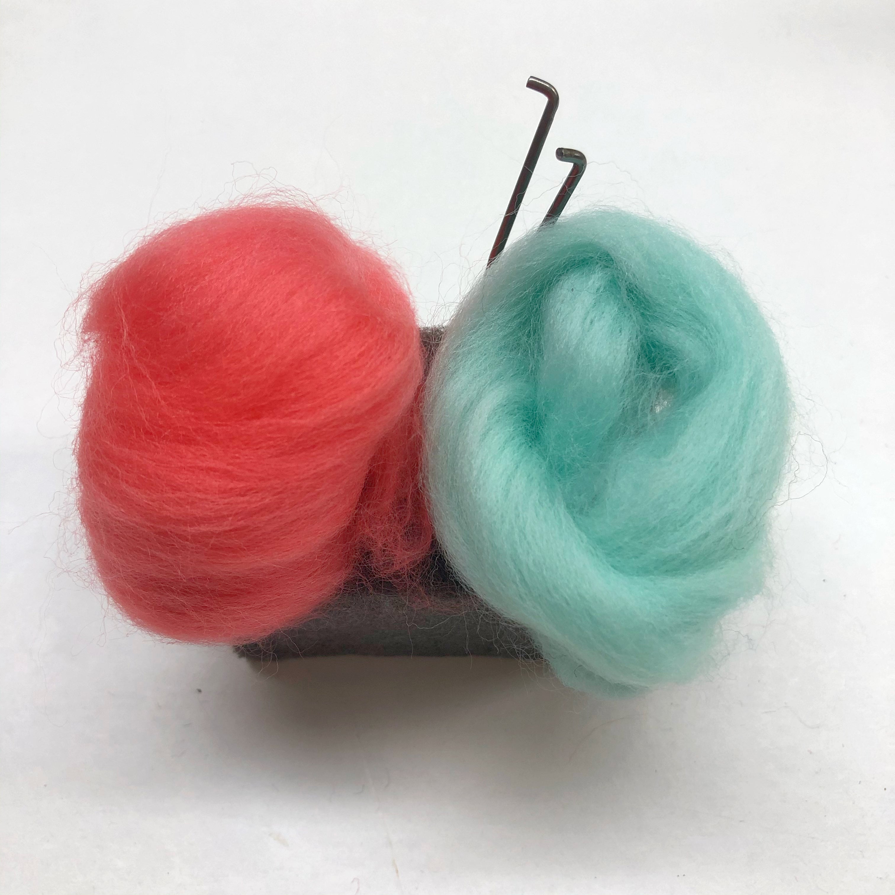 PATCH-O-WOOL : Breathe New Life Into Your Woolly Clothes - Needle Felting Kit