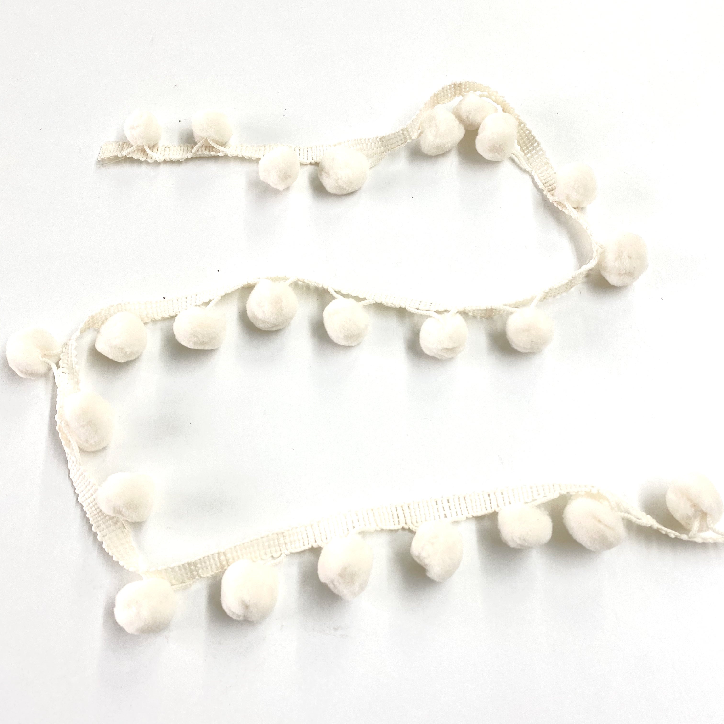 Pompom Trim 25mm Ecru 51