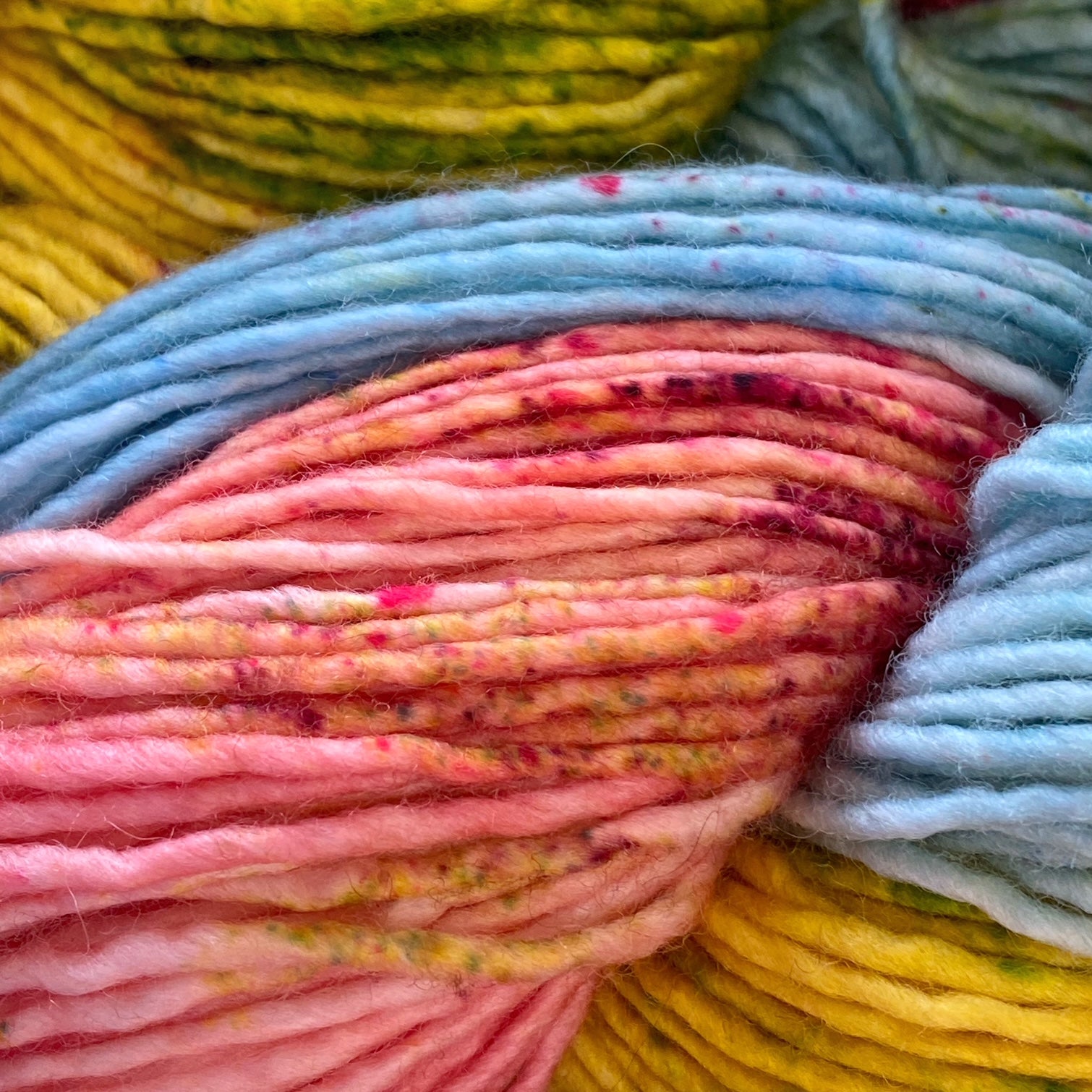 Hand Dyed Merino DK : Gilliangladrag Holy Fluff  : L'Amour L'Amour L'Amour
