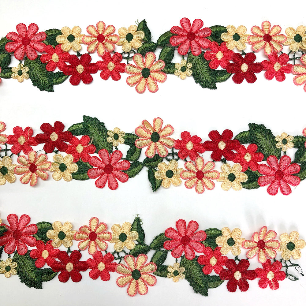 Embroidered Daisies Trim per metre