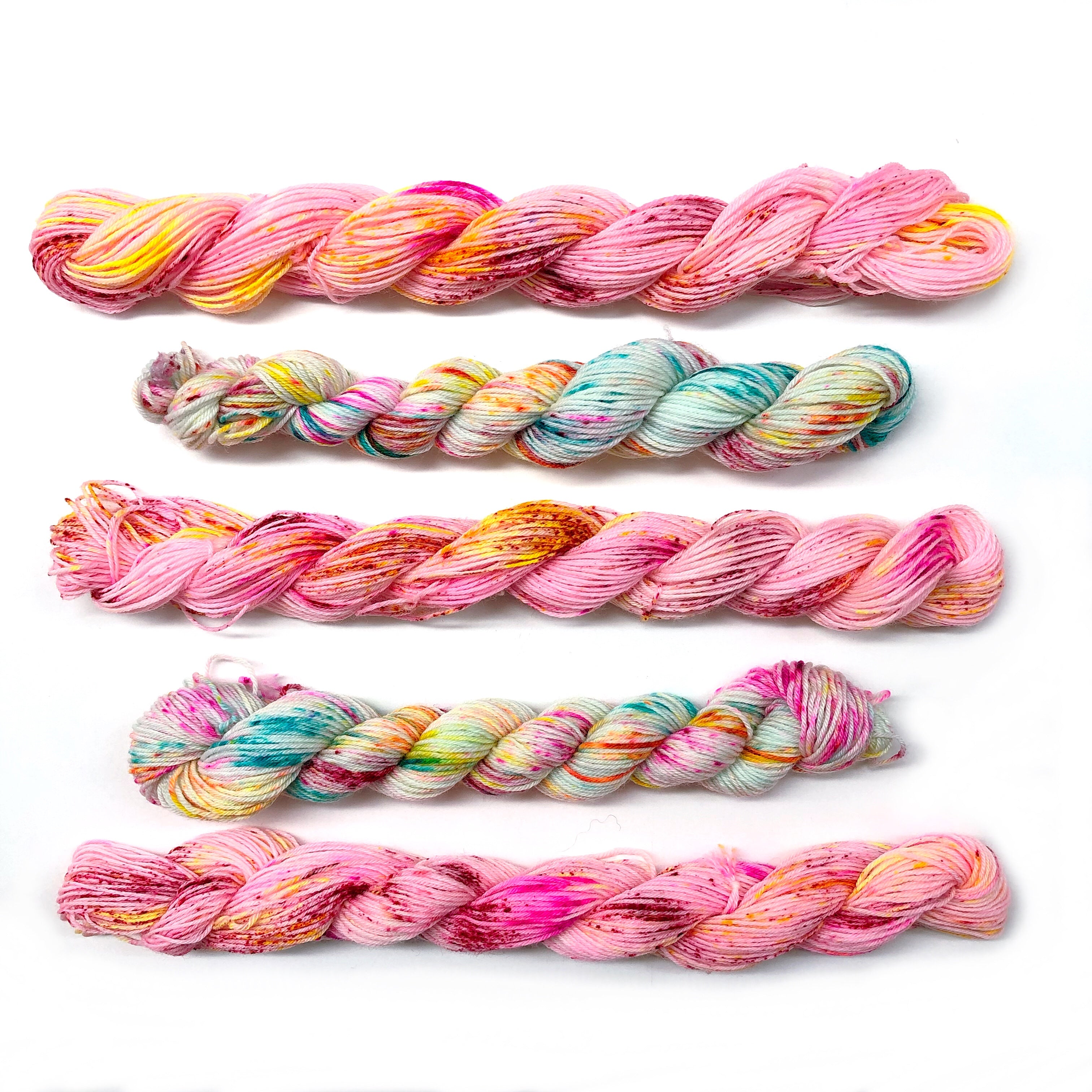 Yarn Dyes Home Starter Kit : 4 colours + 3 mini sock skeins + fixer