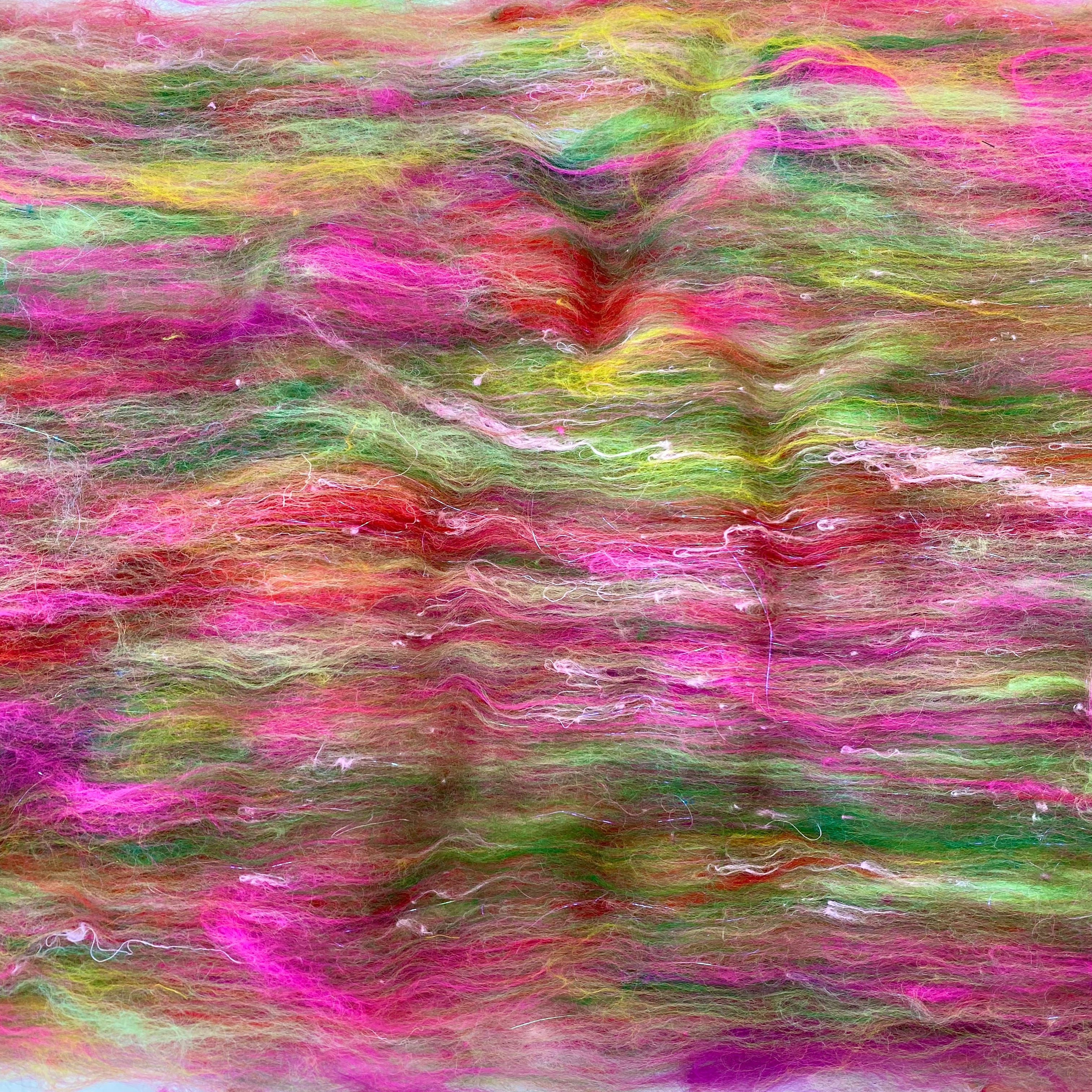 Hand Carded BATT for Spinning & Felting : Bed of Roses 118g