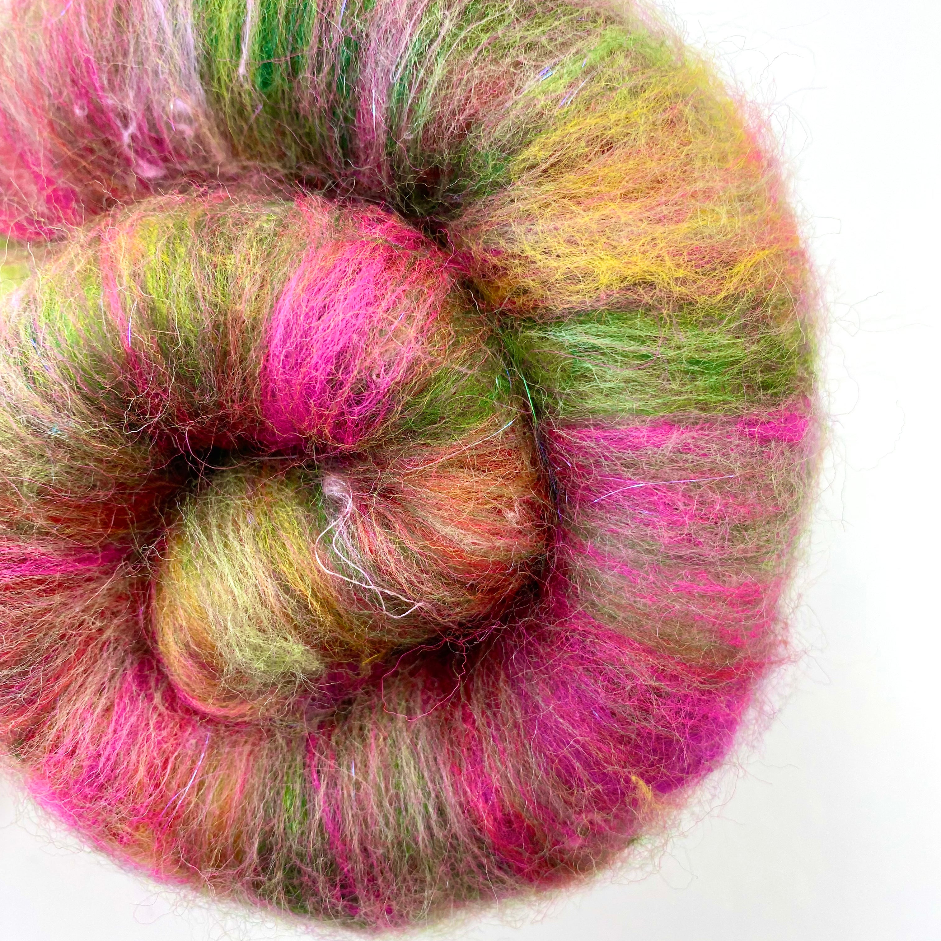 Hand Carded BATT for Spinning & Felting : Bed of Roses 118g