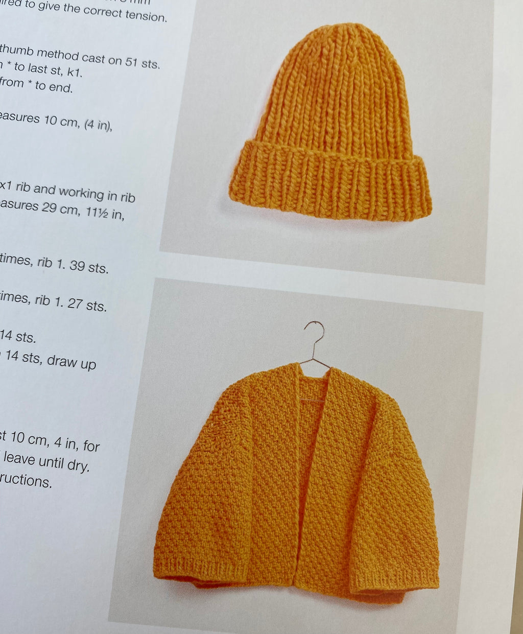 Rico Essentials Super Chunky Pattern 1222 : Cardigan and Hat
