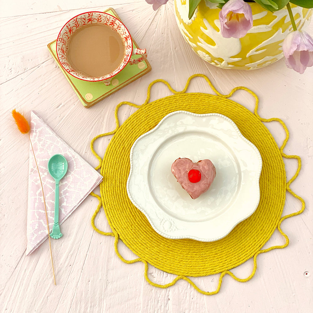 Scallop Edge Macramé Table Mats  KIT