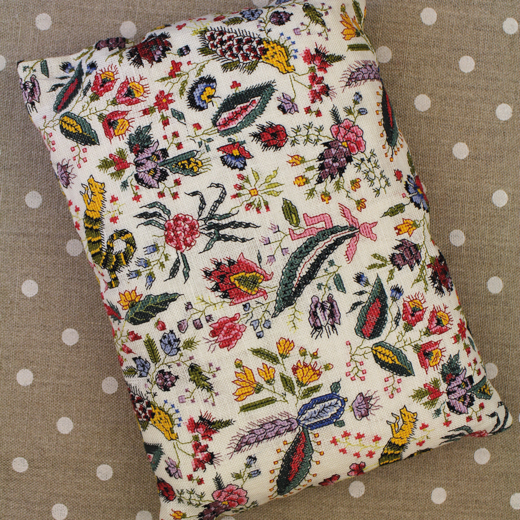 Sajou Cross Stitch Cushion Kit : Coquecigrues