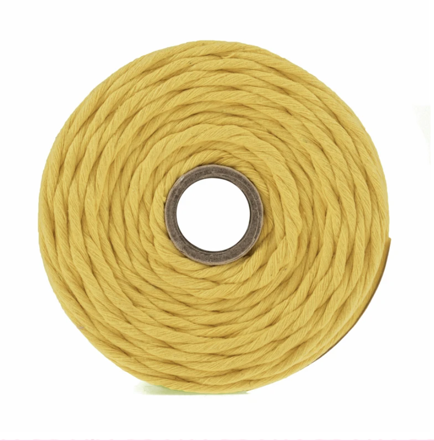 Scallop Edge Macramé Table Mats  KIT