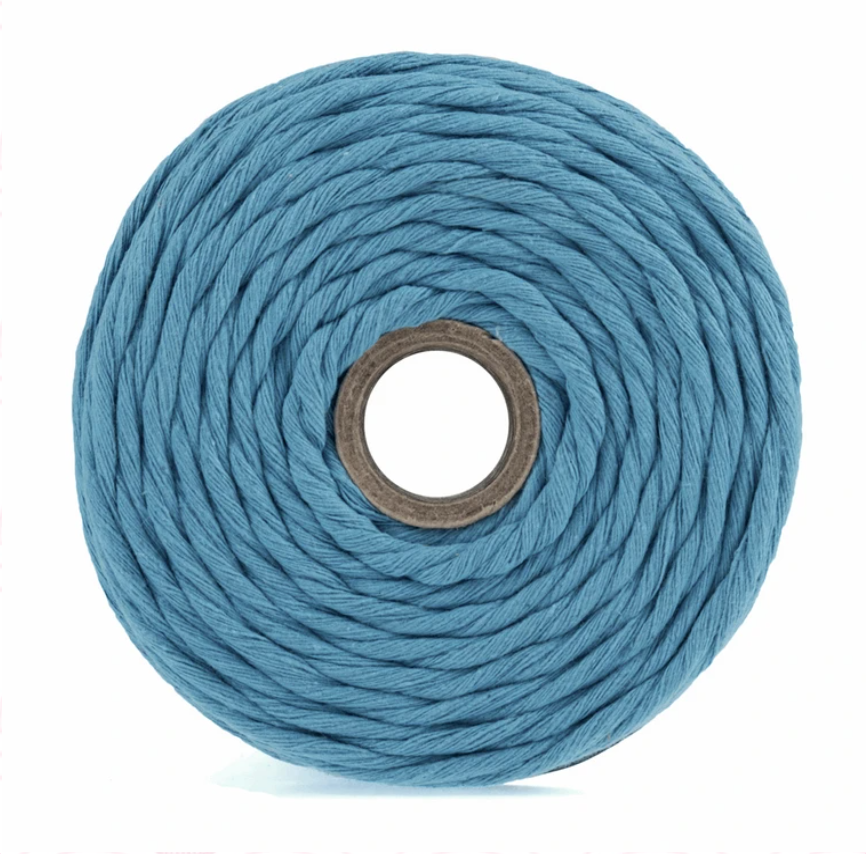 Scallop Edge Macramé Table Mats  KIT