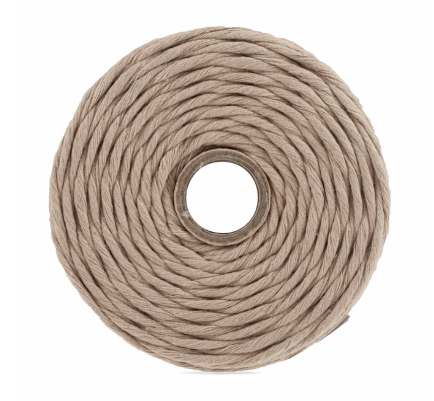 Scallop Edge Macramé Table Mats  KIT