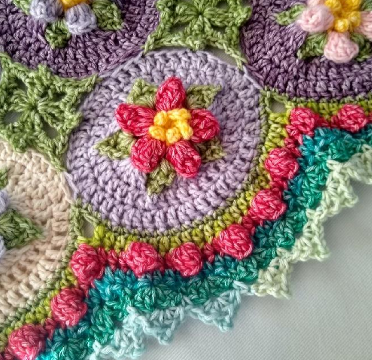 Yarn Pack & Pattern : Macaroon Blossom Afghan / Blanket Crochetv