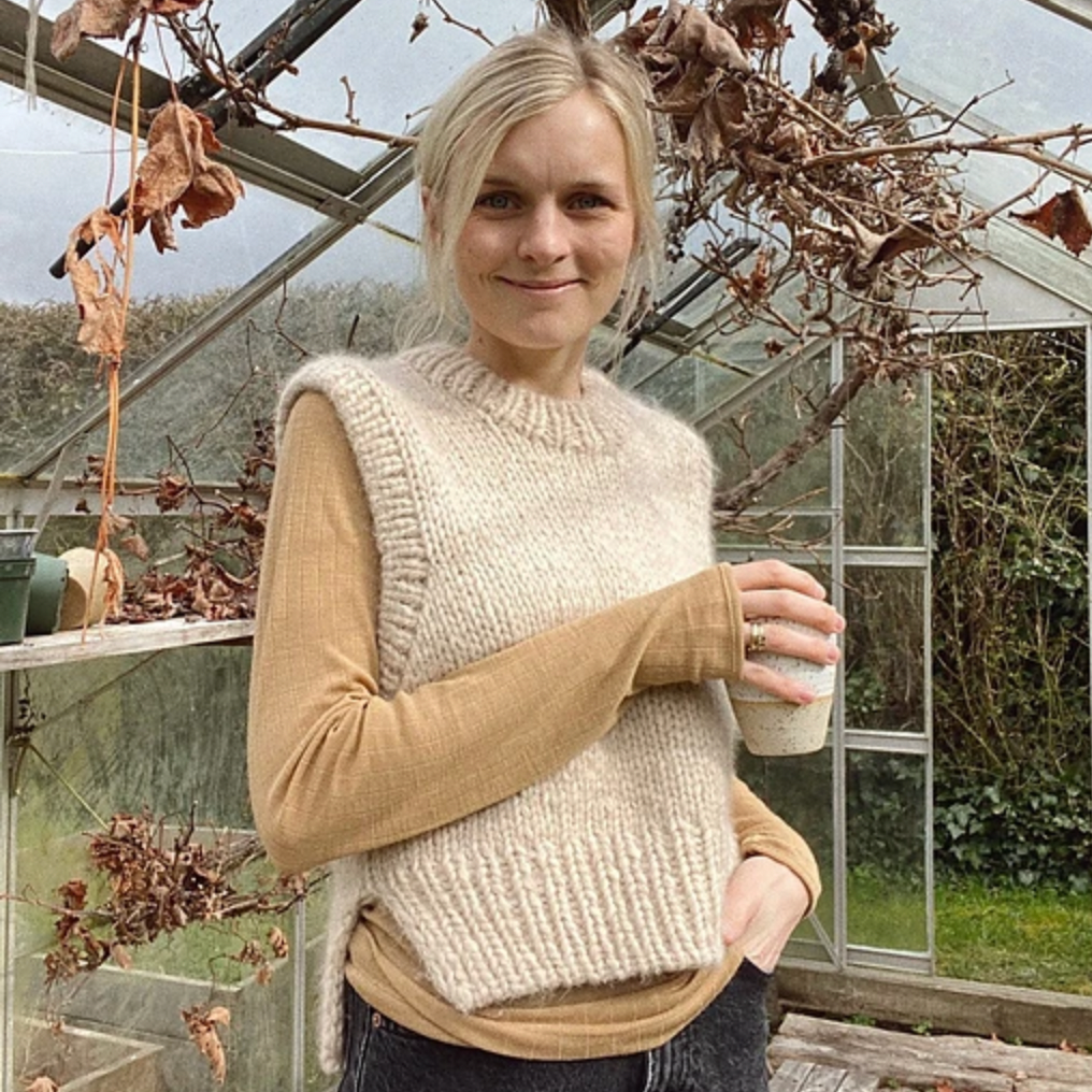 Holiday Slipover Tank / Vest Pattern by PetiteKnit